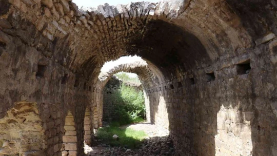 800 yıldır zamana direniyor