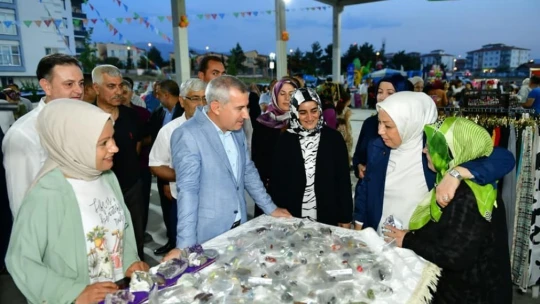 Semt pazarı fuar etkinlikleri ile hizmete girdi