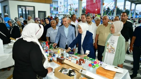 Semt pazarı fuar etkinlikleri ile hizmete girdi