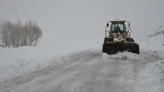 Şiddetli kar yağışına karşı yoğun tedbirler alındı