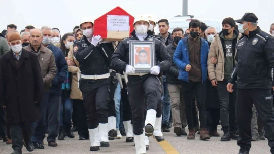 Silah kazasında hayatını kaybeden polis son yolculuğuna uğurlandı