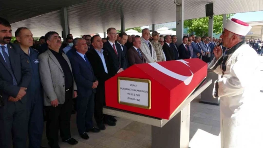 Silahını temizlerken kendisini vuran yüzbaşı son yolculuğuna uğurlandı