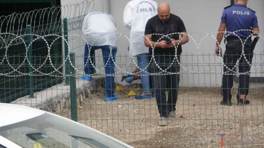 Silahla vuruldu kanlar içerisinde vatandaşlardan yardım istedi