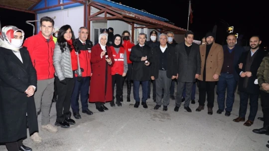 Siyasilerden anlamlı yılbaşı ziyaretleri