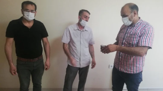 Sokakta bulduğu para dolu cüzdanı sahibine teslim etti