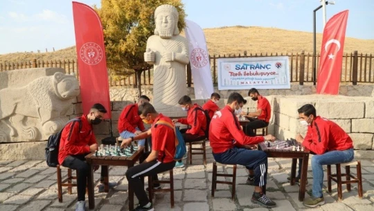Sporcular Battalgazi'nin tarihi mekanlarında buluştu