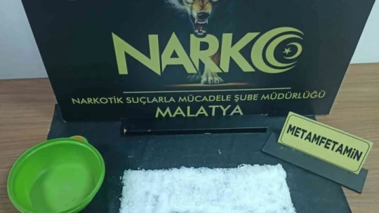 Suçüstü yakalanan 3 zehir taciri tutuklandı
