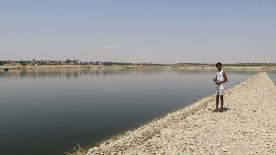 Baraj ikiye ayrıldı