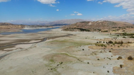 Sürgü Barajı alarm veriyor