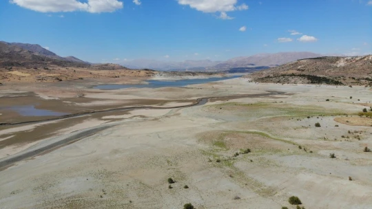 Sürgü Barajı alarm veriyor