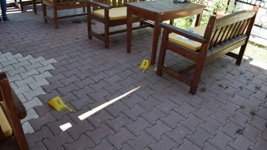 Taciz iddiasıyla dayak yedi, kaçarken 6 metre yüksekten düşerek ağır yaralandı