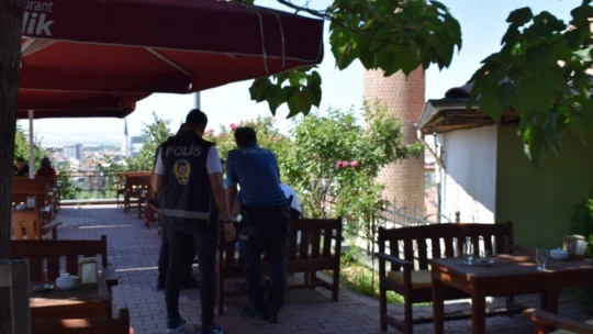 Taciz iddiasıyla dayak yedi, kaçarken 6 metre yüksekten düşerek ağır yaralandı