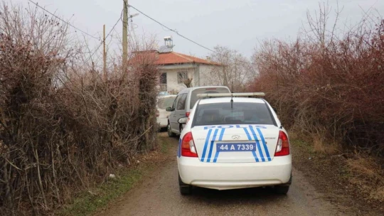 Tacizde bulunmaya çalıştığı kadın tarafından bıçaklandı