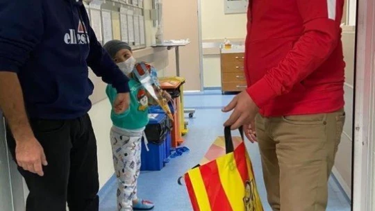 Taraftarlardan lösemili çocuklara moral
