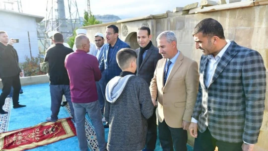 Tarihi namazgah alanı bayram namazında doldu taştı