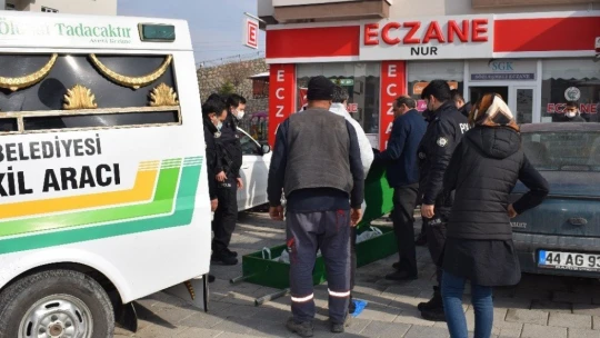 Tartıştığı eşiyle görüntülü görüşme yapıp intihar etti