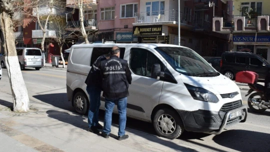 Tartıştığı eski eşini bıçakla yaraladı