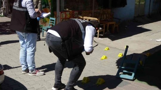 Tartıştığı husumetlisine kurşun yağdırdı: 1 ölü, 1 yaralı