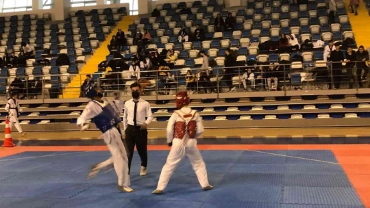 Tekmeler şampiyonluk için atılıyor