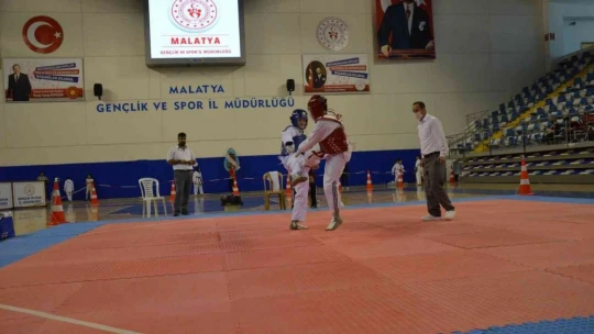Tekmeler şampiyonluk için atılıyor