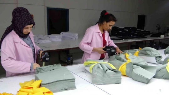 Tekstil atölyesi kadınlara ekmek kapısı oldu