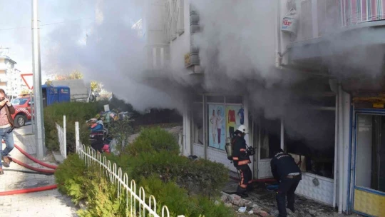 Tekstil atölyesindeki yangın paniği