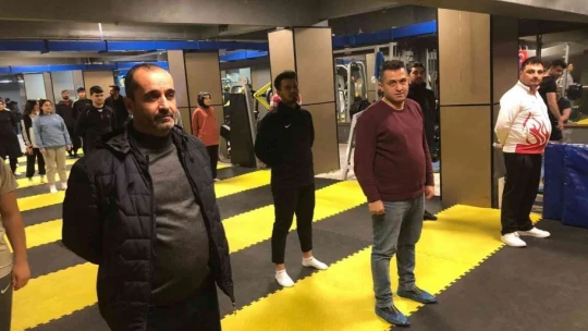 Tekvando hakemleri eğitimden geçti