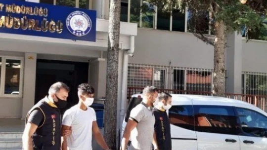 Telefonla dolandırıcılık yapan şahıslar 40 saatlik kamera izlenerek yakalandı