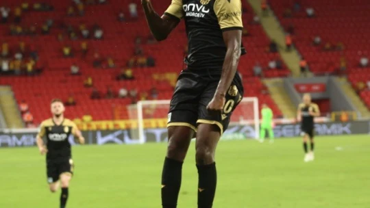 Tetteh'den altın değerinde gol