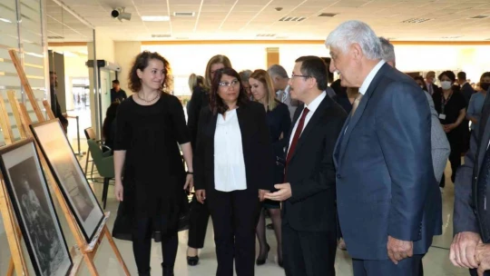 TÖTM'de Ressam Hemşireler Sergi açtı