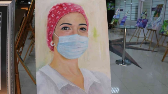TÖTM'de Ressam Hemşireler Sergi açtı