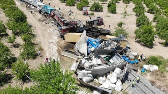 Tren kazasında 'izinsiz hareket' iddilaarına yalanlama