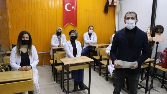 Ücretsiz kurs ile işsizleri hayaline kavuşturuyor