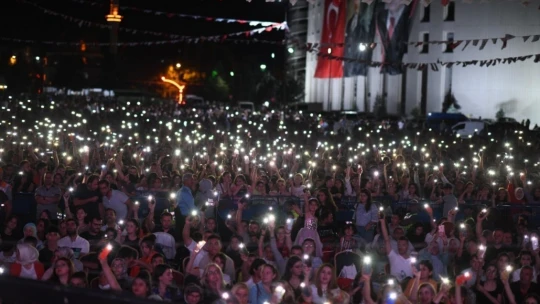 Uğur Aslan ve Buray Malatyalıları coşturdu