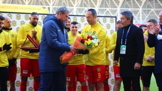 Umut Bulut, Süper Lig'de en çok forma giyen oyuncu oldu