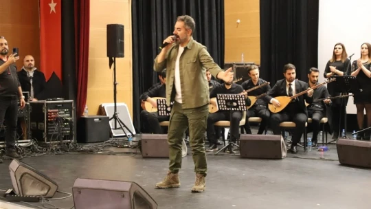 Üniversite öğrencilerinden konser