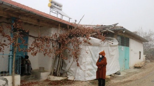 Üniversite öğrencilerinin canlı ders imtihanı