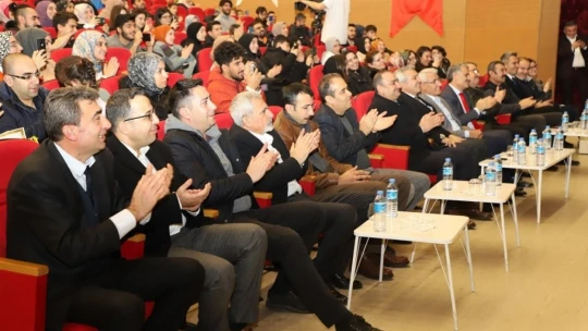 Ünlü sanatçı Metin Şentürk, gençleri coşturdu