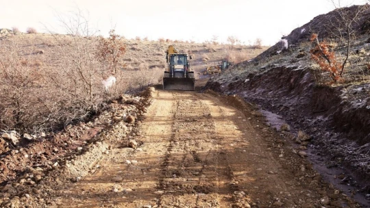 Üreticinin yol sorununu Başkan Güder çözdü
