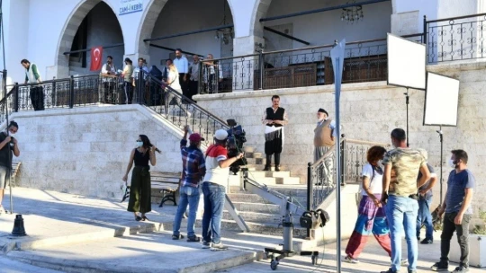 Usta oyuncu Halil Kumova hayatını kaybetti