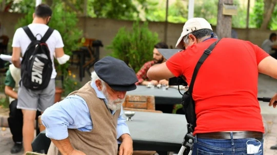 Usta oyuncu Halil Kumova hayatını kaybetti