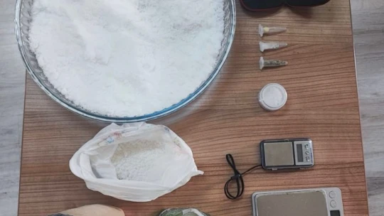 Uyuşturucu tacirlerine operasyon: 17 gözaltı, 3 tutuklama