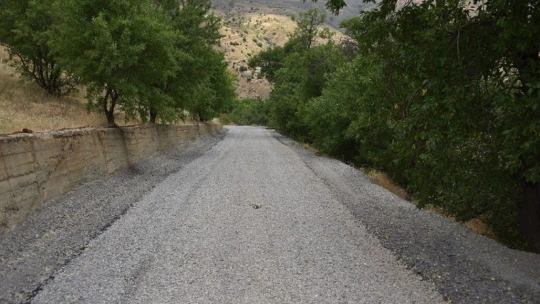 Uzunhüseyin Mahallesi'nin asfalt sorunu çözüldü