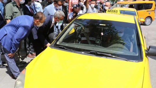 Vali Baruş'tan 'kritik günlerden geçiyoruz' açıklaması