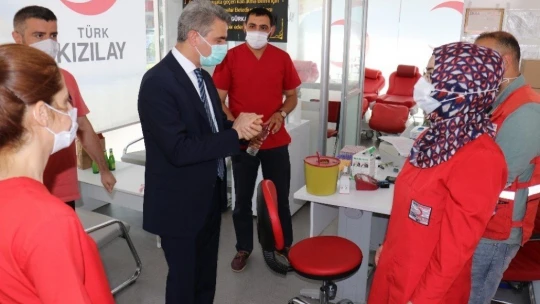 Vali Baruş'tan 'kritik günlerden geçiyoruz' açıklaması