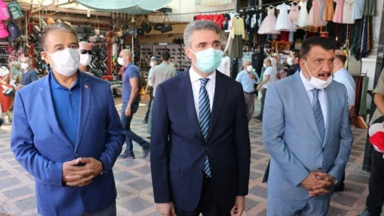 Vali Baruş'tan 'kritik günlerden geçiyoruz' açıklaması