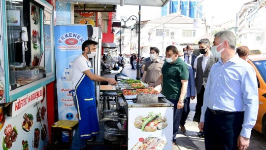 Vali Baruş ve Başkan Gürkan'dan esnafa ziyaret