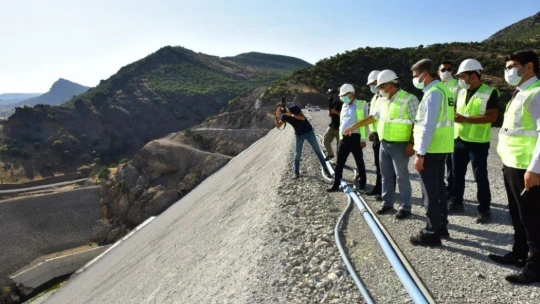 Vali Baruş, Yoncalı Barajında incelemelerde bulundu