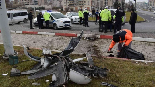 Valilik koruma aracı kaza yaptı: 3'ü polis 4 yaralı