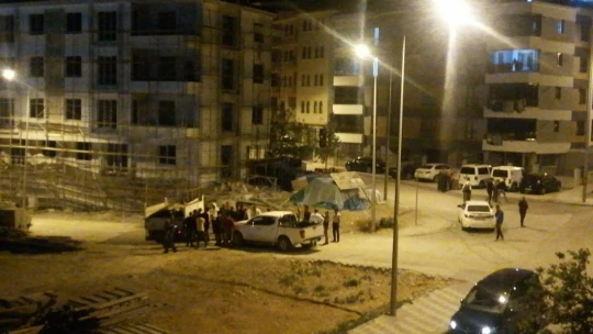 Vatandaşlar tarafından fark edilen hırsızlar aracı bırakıp kaçtılar